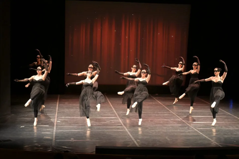 Art & Motion Butterflying, φωτογραφία 1