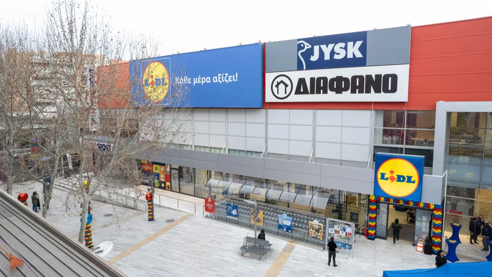 Επανέναρξη καταστήματος Lidl Ρέντη, Ακίνητα